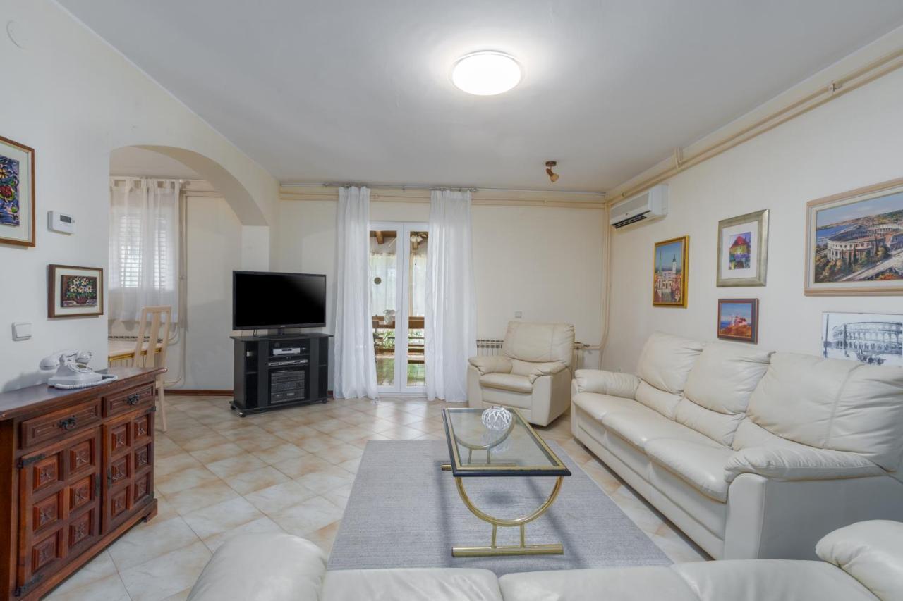 Vila Renata Pula Ngoại thất bức ảnh