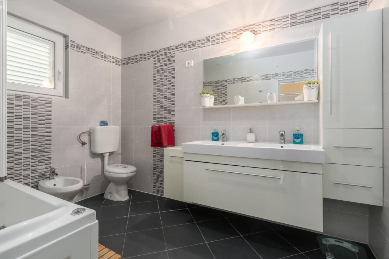 Vila Renata Pula Ngoại thất bức ảnh